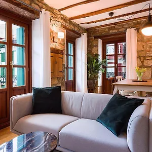 Carlos V Apartment Hondarribia